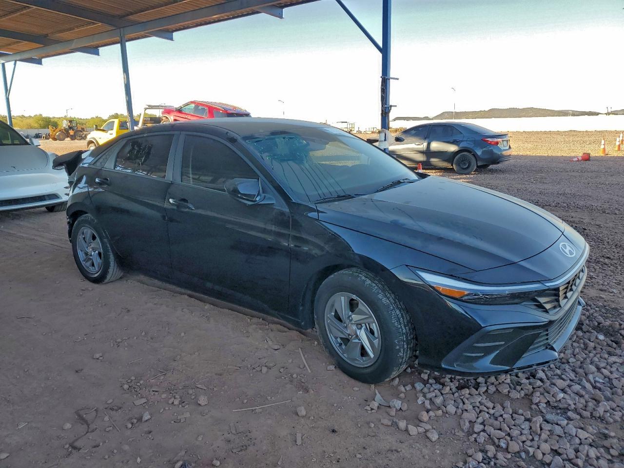 2025 HYUNDAI ELANTRA SE photo 4