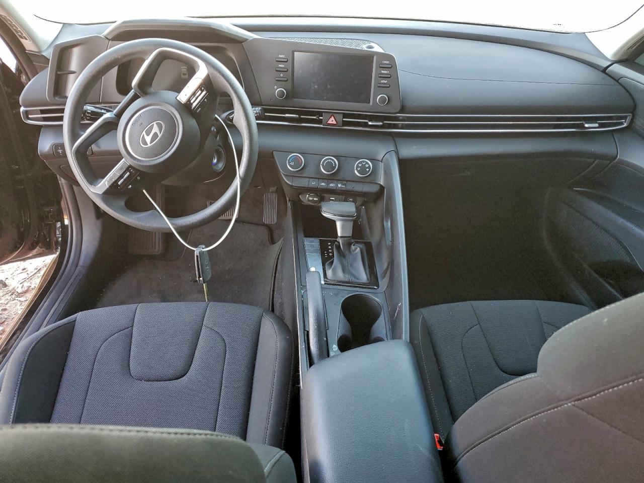 2025 HYUNDAI ELANTRA SE photo 8