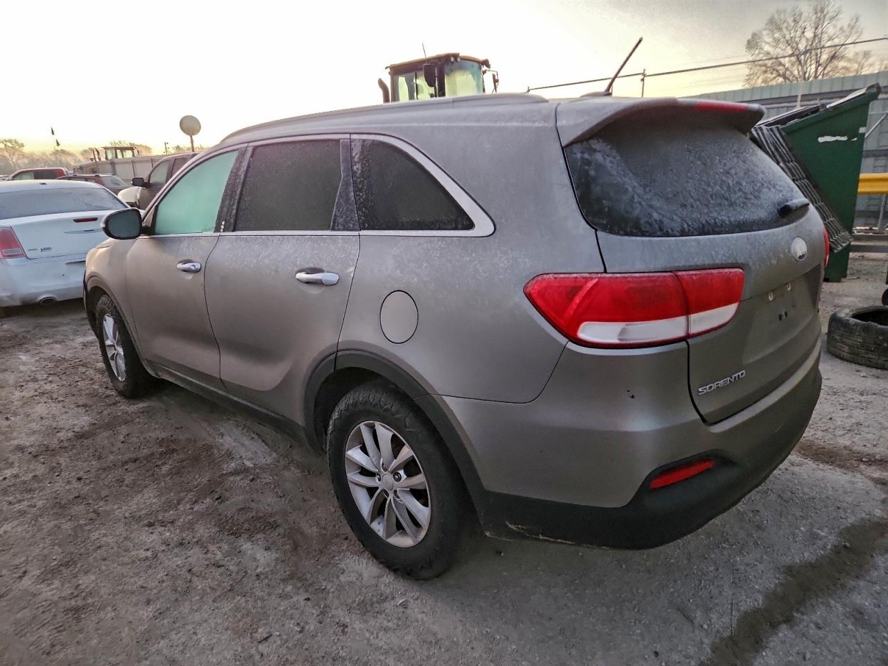 2017 KIA SORENTO LX photo 3