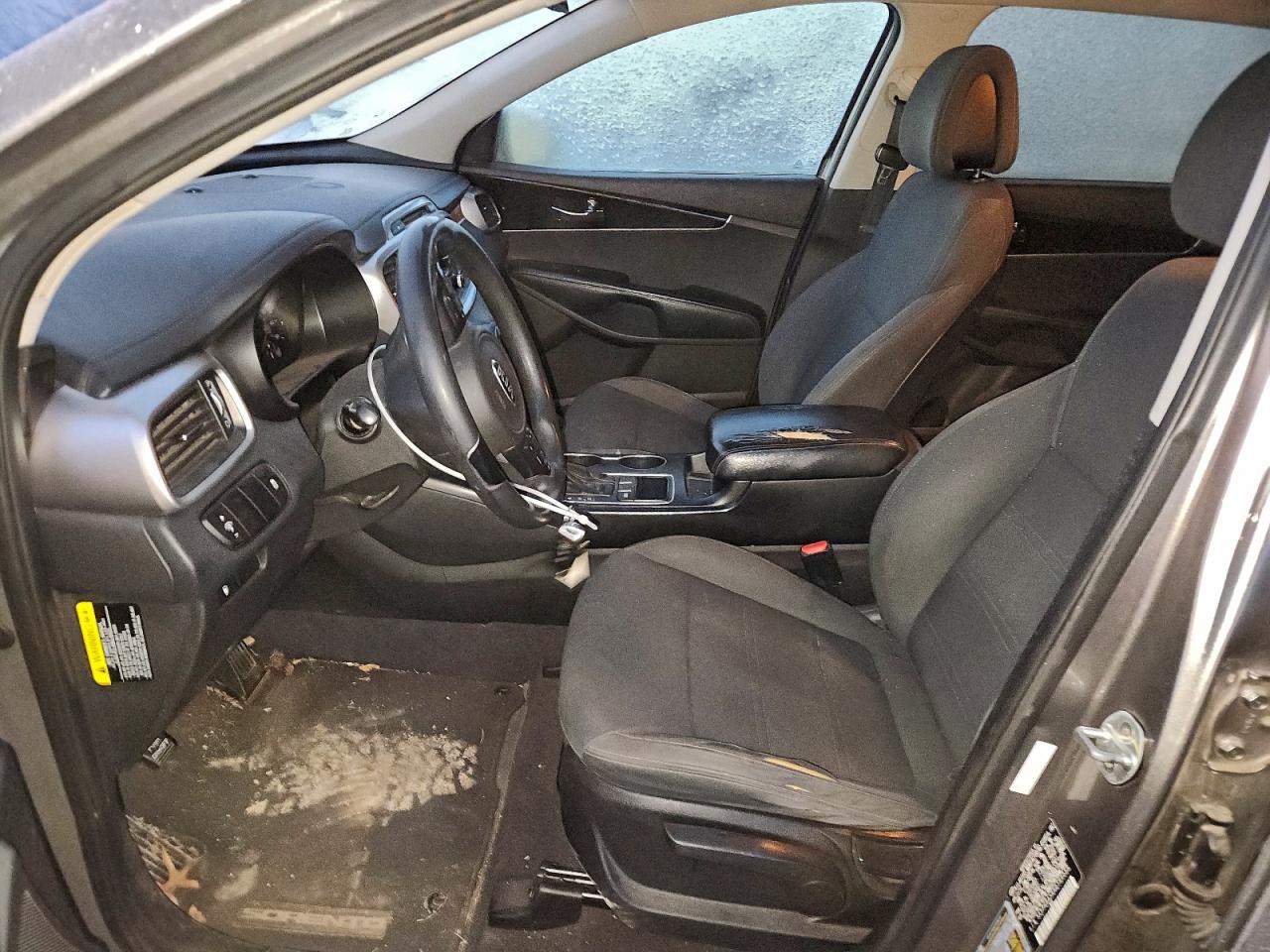 2017 KIA SORENTO LX photo 13
