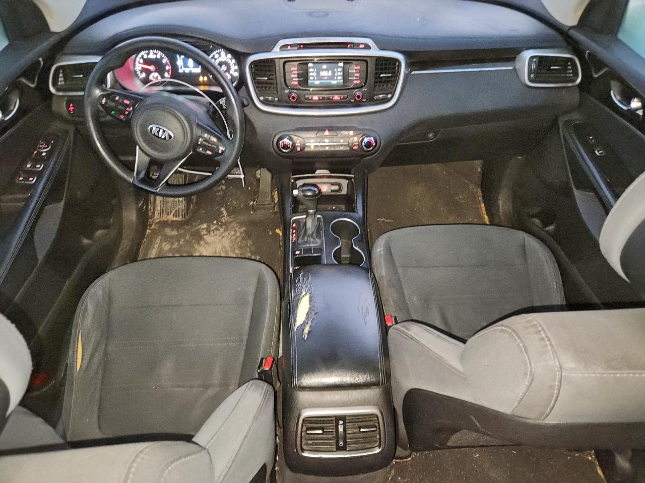 2017 KIA SORENTO LX photo 15