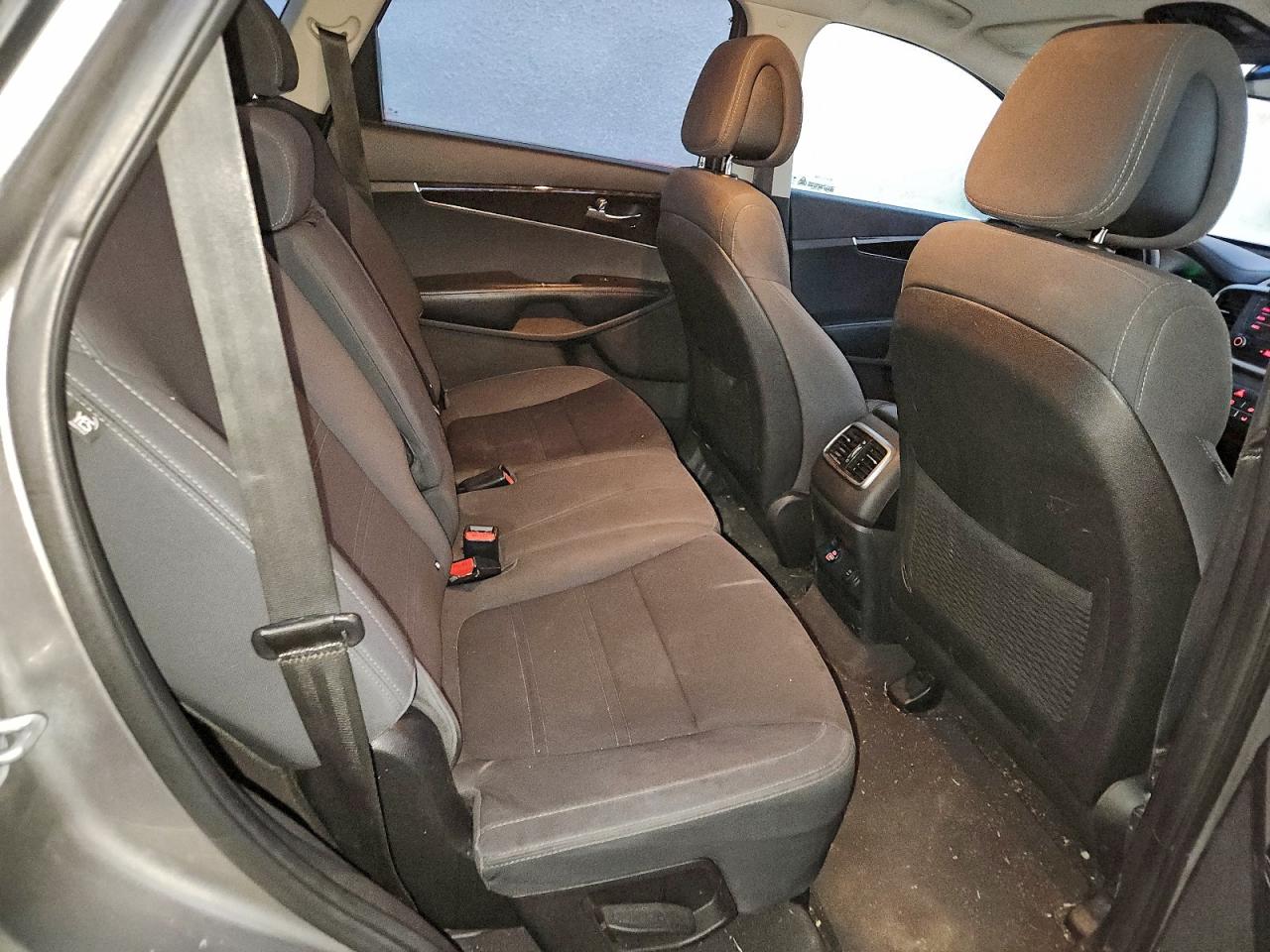 2017 KIA SORENTO LX photo 21