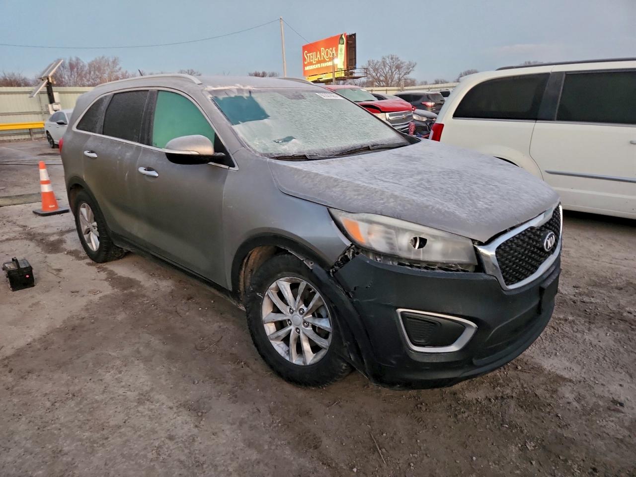 2017 KIA SORENTO LX photo 7