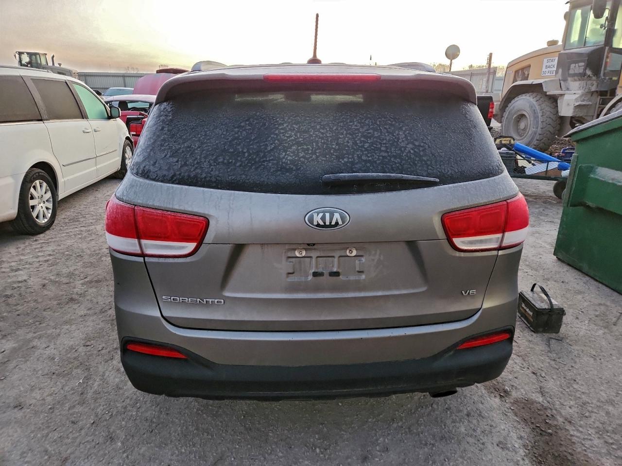 2017 KIA SORENTO LX photo 11