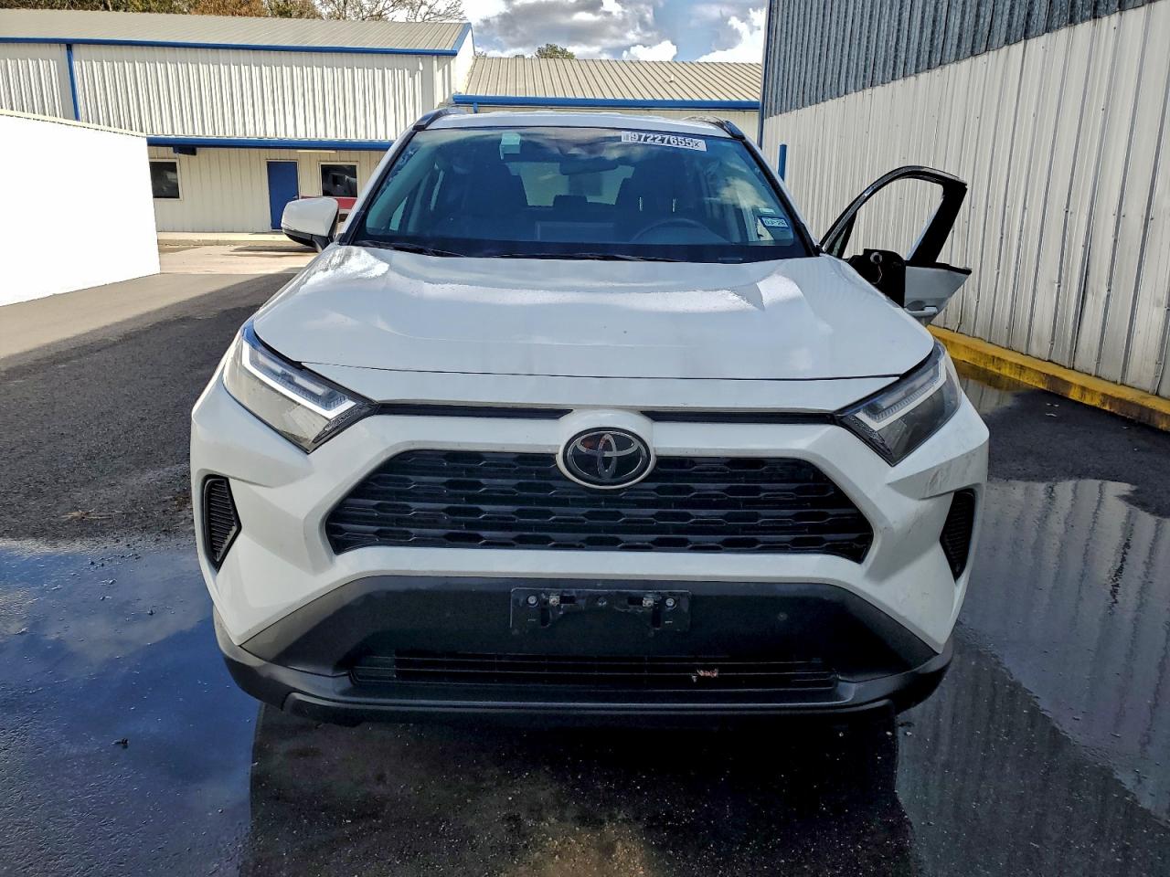 2024 TOYOTA RAV4 XLE photo 13