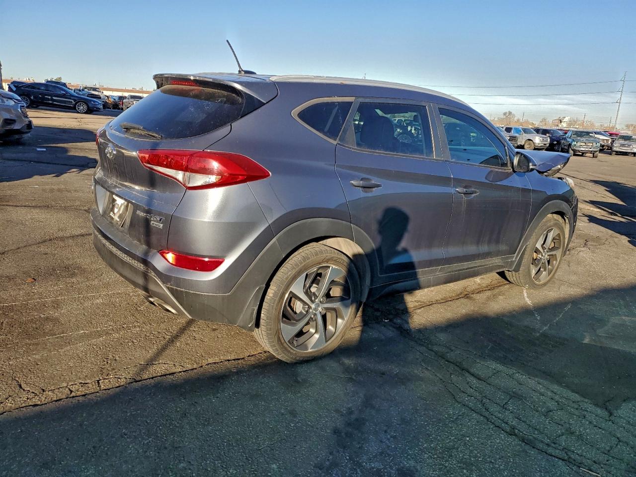 2016 HYUNDAI TUCSON photo 3