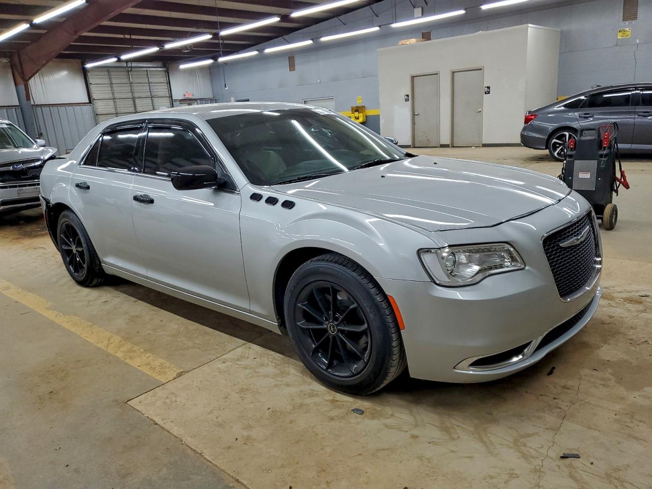 2019 CHRYSLER 300 TOURING photo 10