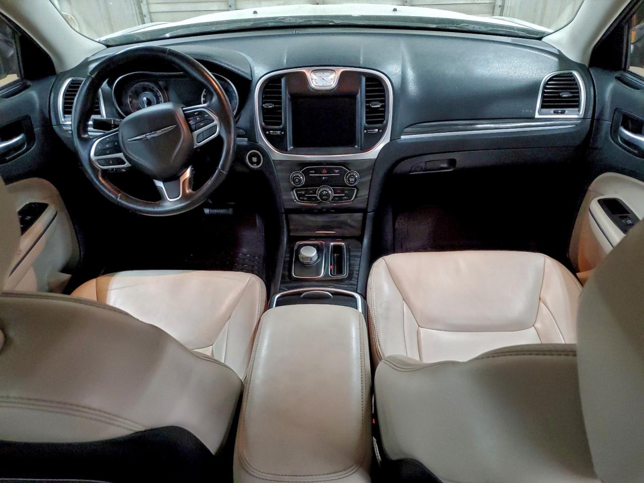 2019 CHRYSLER 300 TOURING photo 22