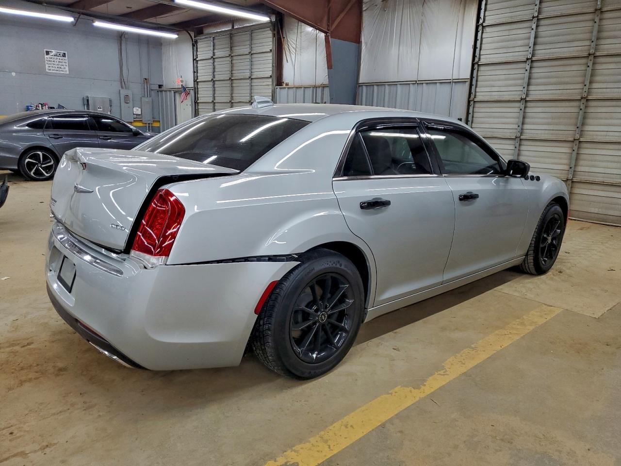 2019 CHRYSLER 300 TOURING photo 7