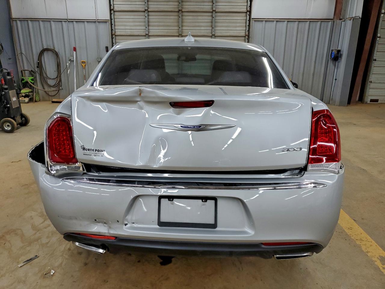 2019 CHRYSLER 300 TOURING photo 16