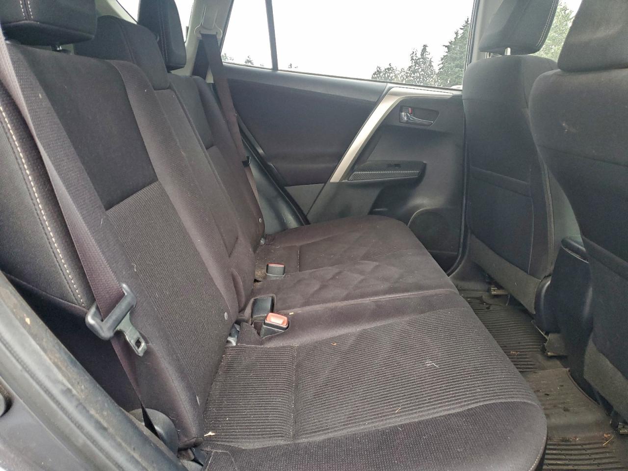 2015 TOYOTA RAV4 XLE photo 21