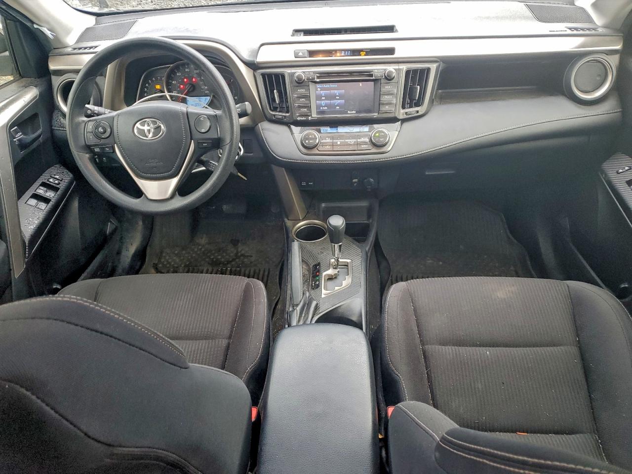 2015 TOYOTA RAV4 XLE photo 15