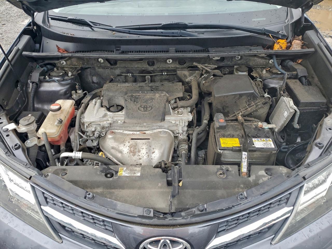 2015 TOYOTA RAV4 XLE photo 23
