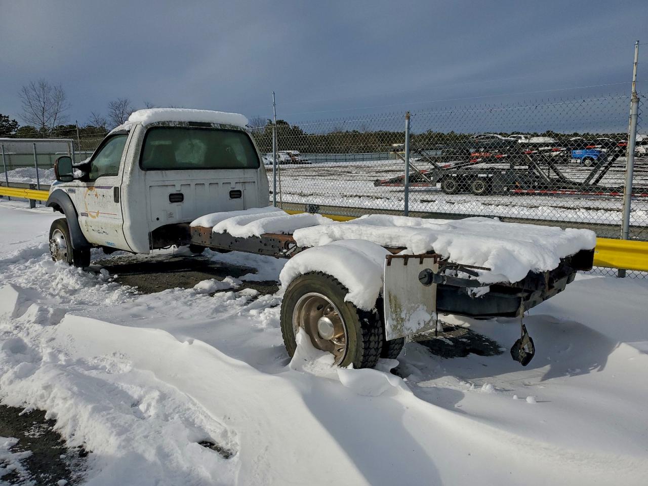2007 FORD F550 SUPER DUTY TRUCK CAB AND CHASSIS photo 2