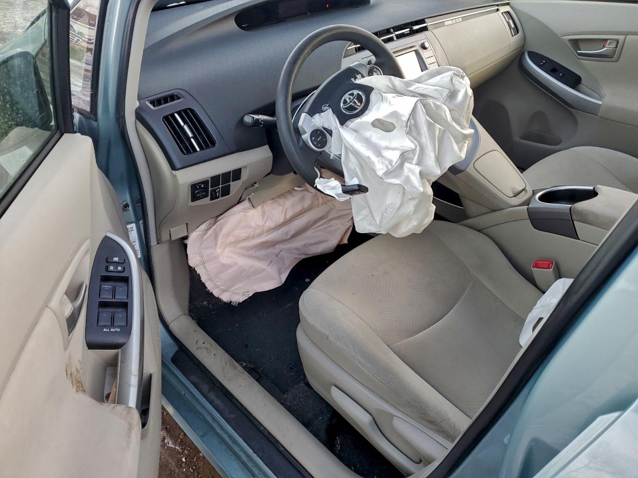 2013 TOYOTA PRIUS photo 22