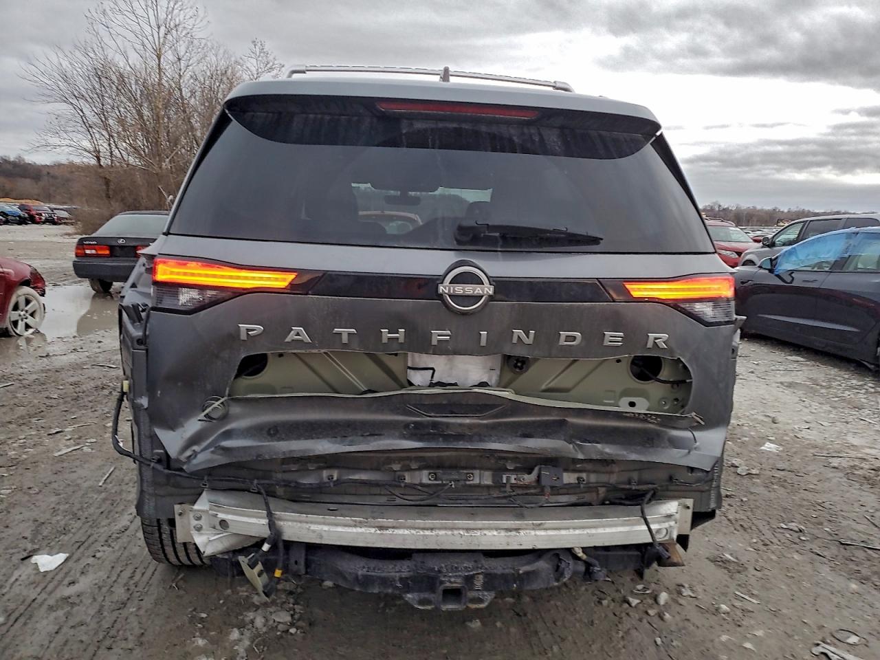 2023 NISSAN PATHFINDER PLATINUM photo 6