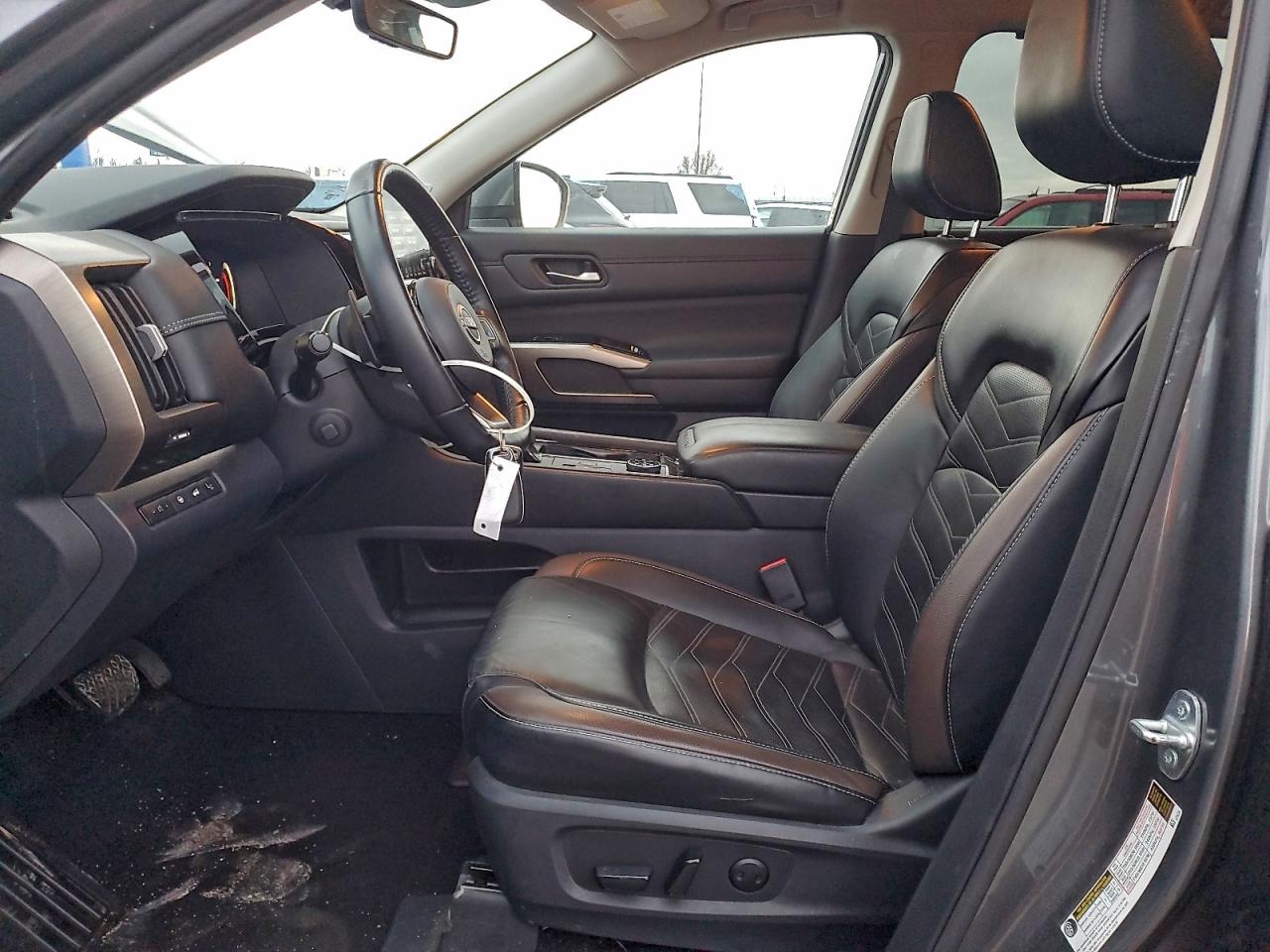 2023 NISSAN PATHFINDER PLATINUM photo 7