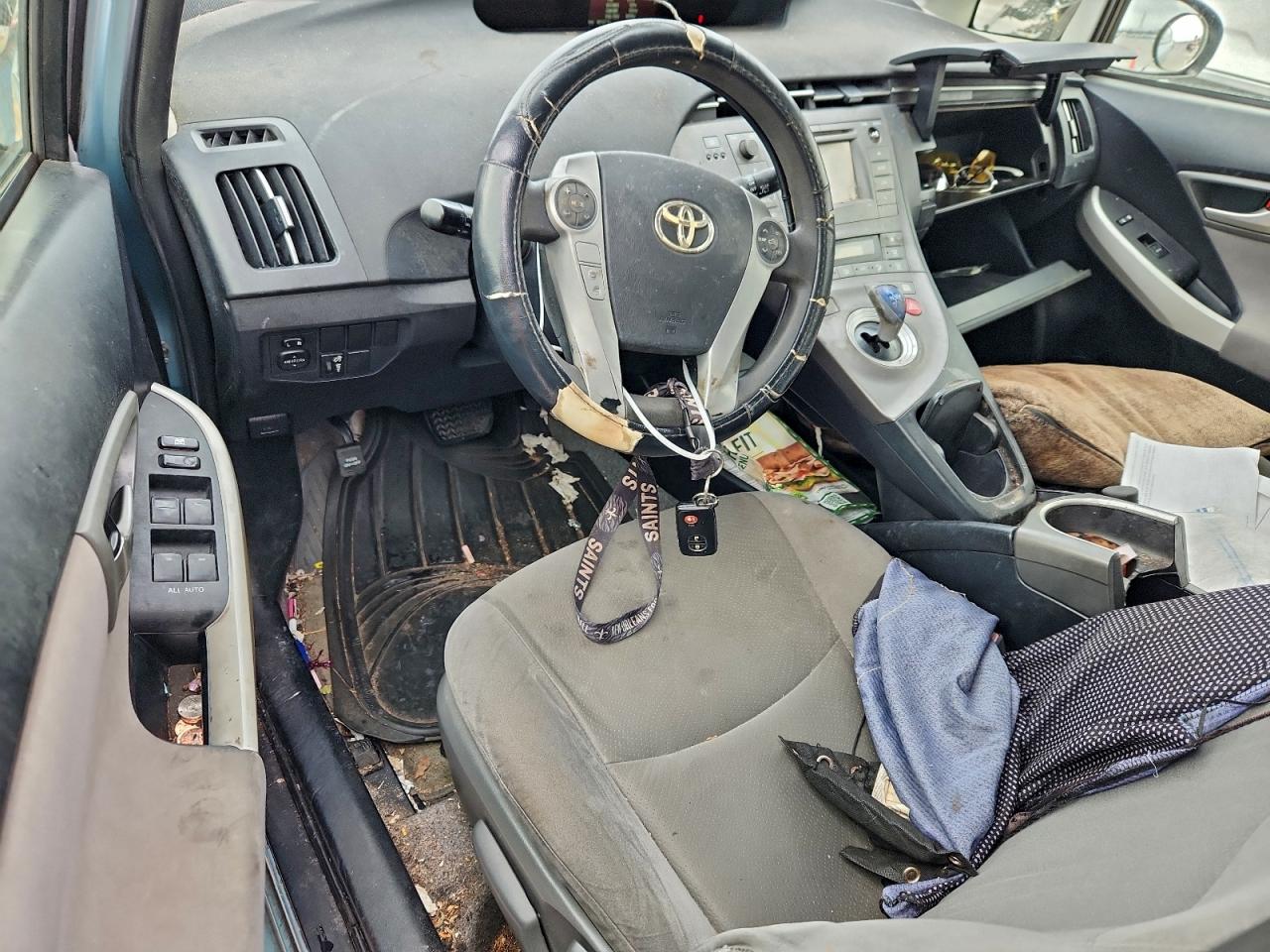 2012 TOYOTA PRIUS photo 8
