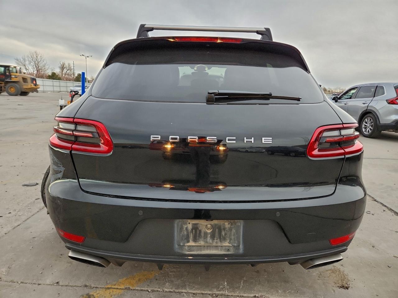 2017 PORSCHE MACAN photo 6