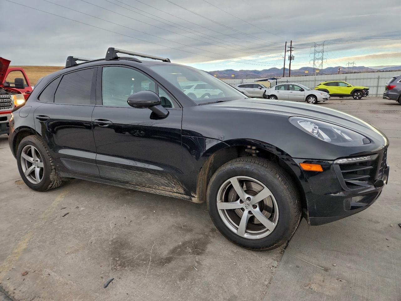 2017 PORSCHE MACAN photo 4