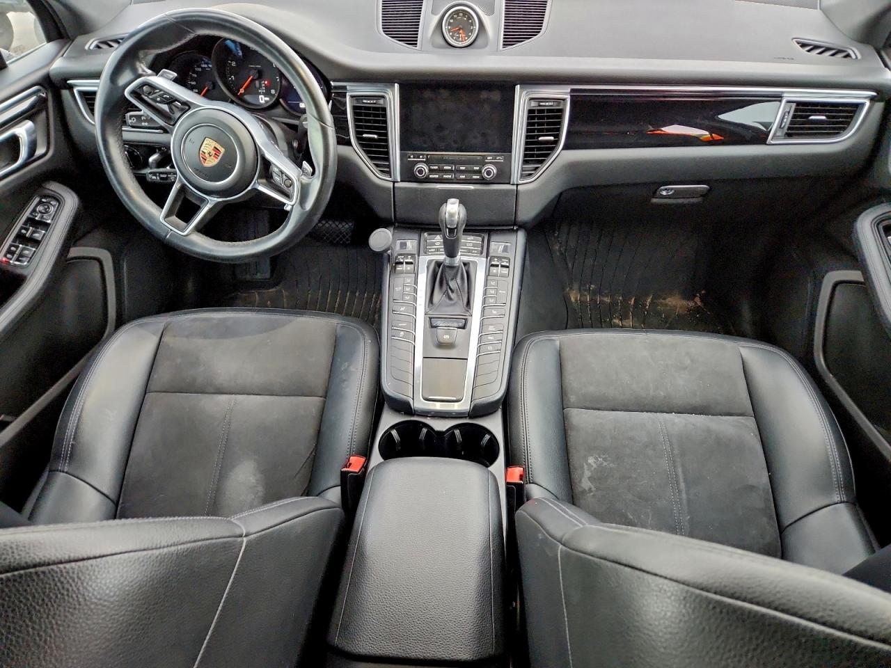 2017 PORSCHE MACAN photo 8