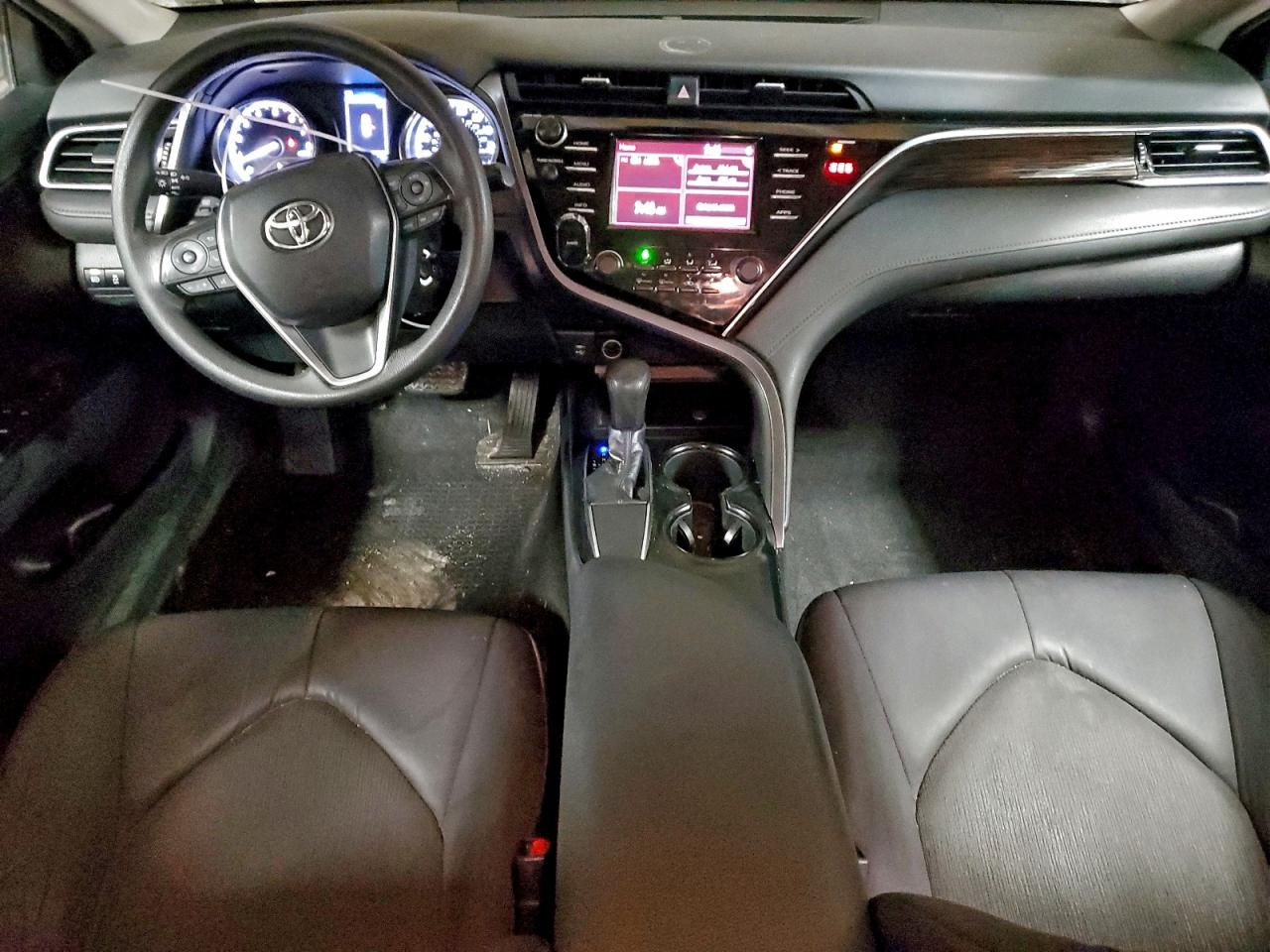 2018 TOYOTA CAMRY L photo 22