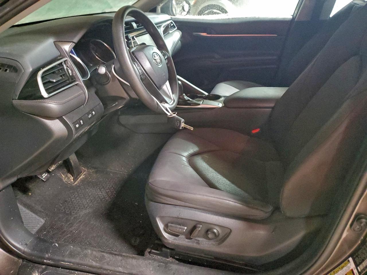2018 TOYOTA CAMRY L photo 19