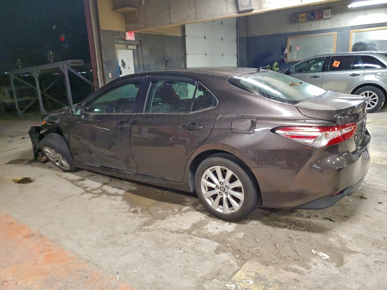 2018 TOYOTA CAMRY L photo 4