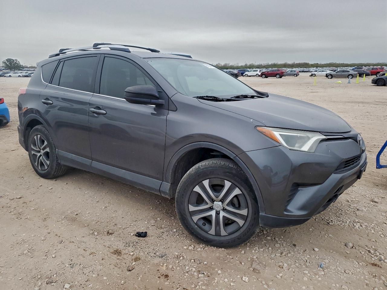 2016 TOYOTA RAV4 LE photo 4