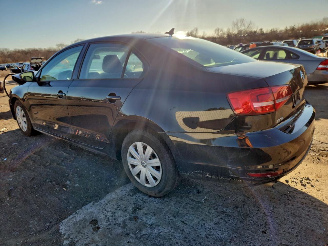 2015 VOLKSWAGEN JETTA BASE photo 3