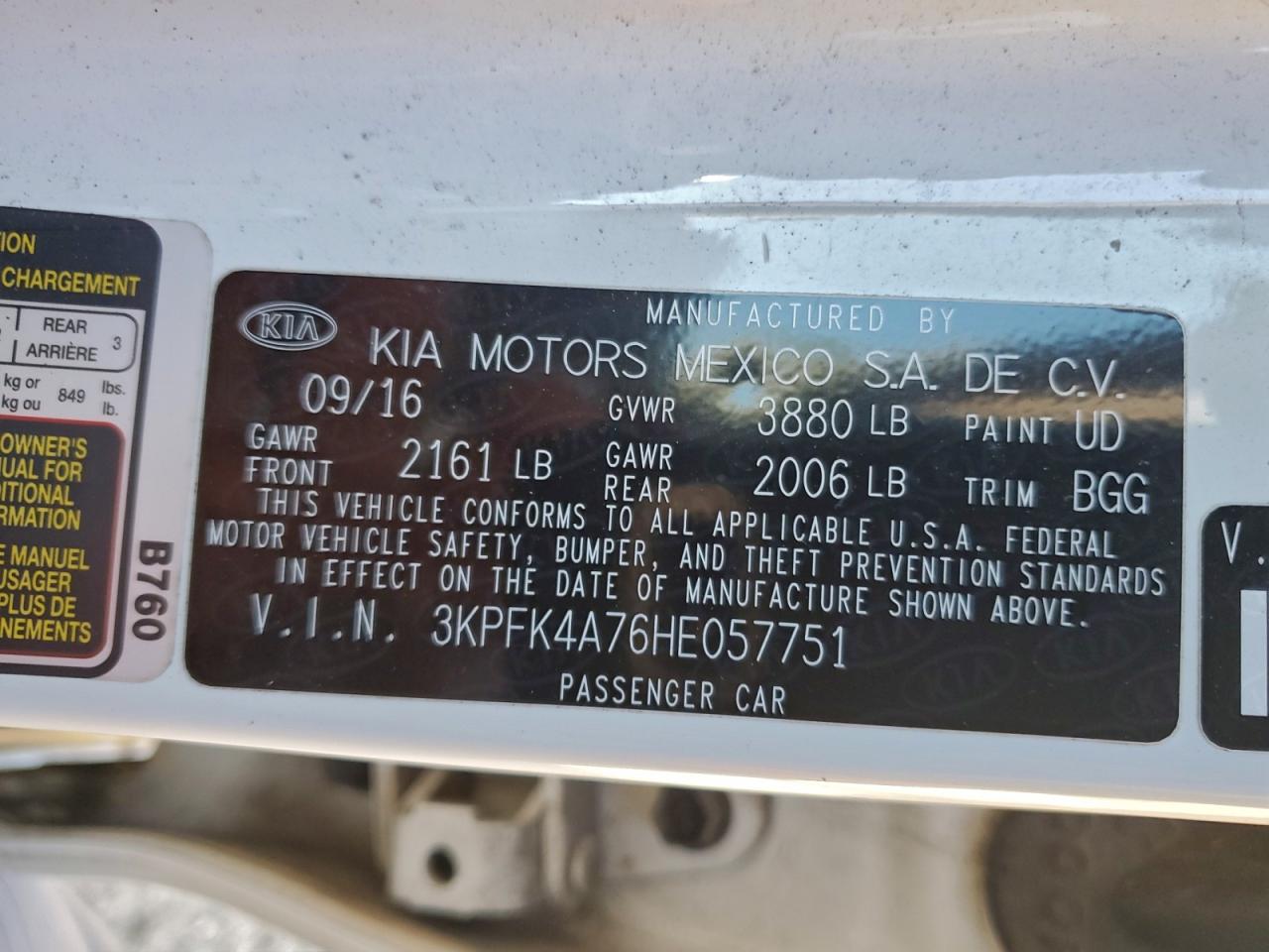 2017 KIA FORTE LX photo 25