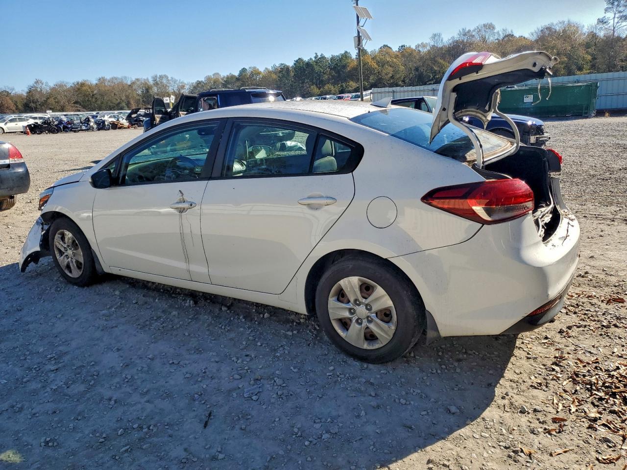 2017 KIA FORTE LX photo 3