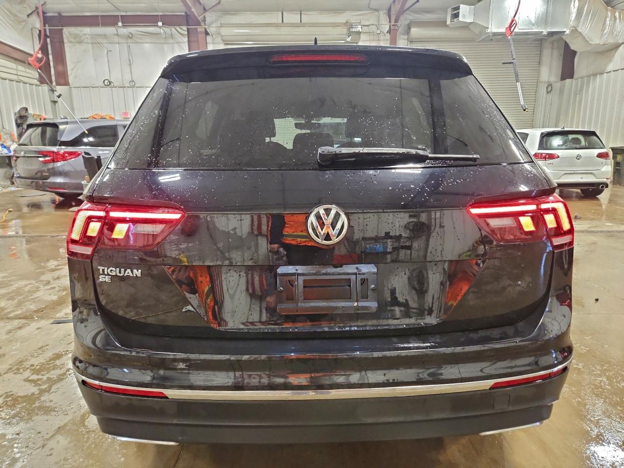 2021 VOLKSWAGEN TIGUAN SE photo 11