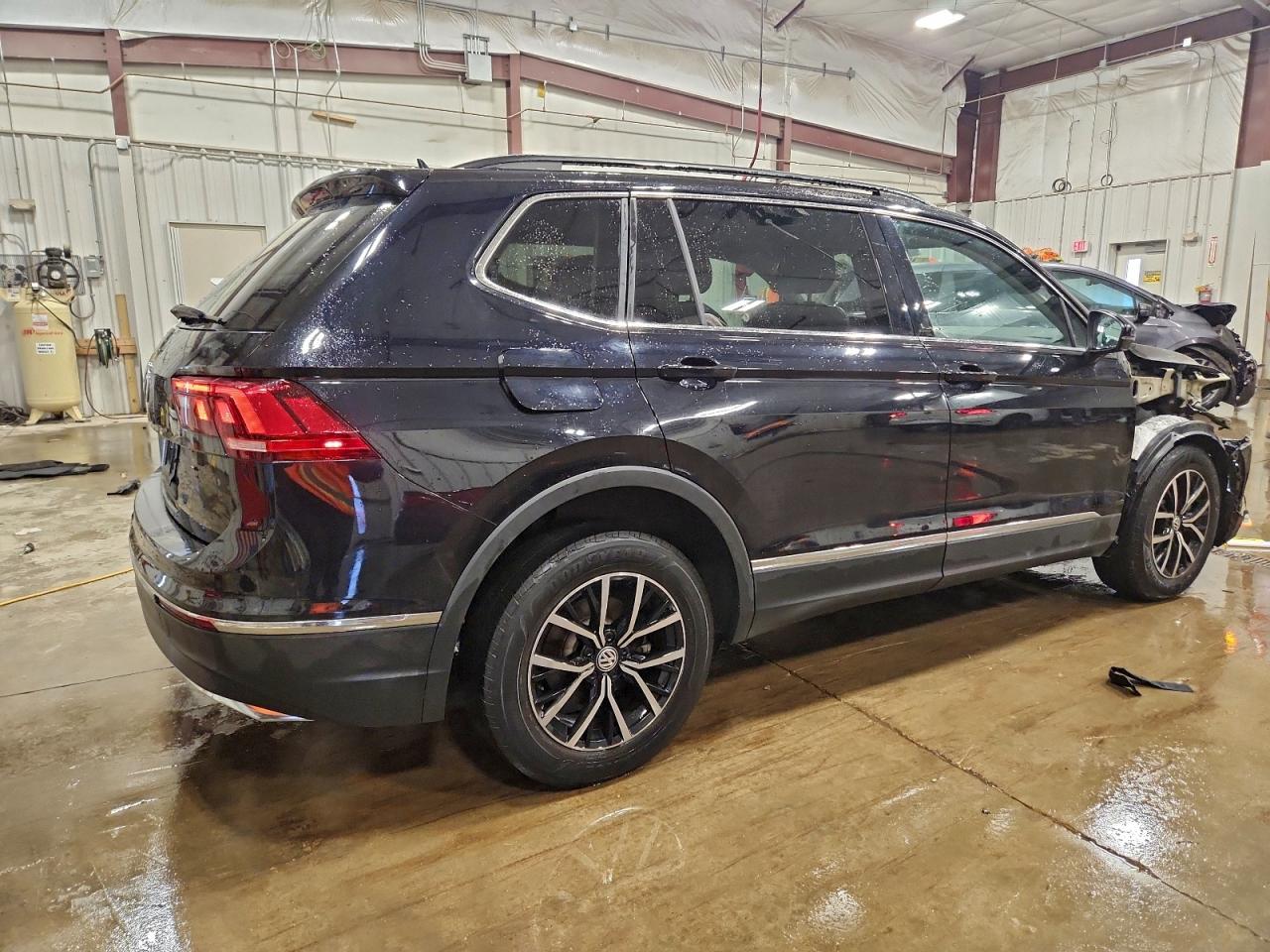 2021 VOLKSWAGEN TIGUAN SE photo 5