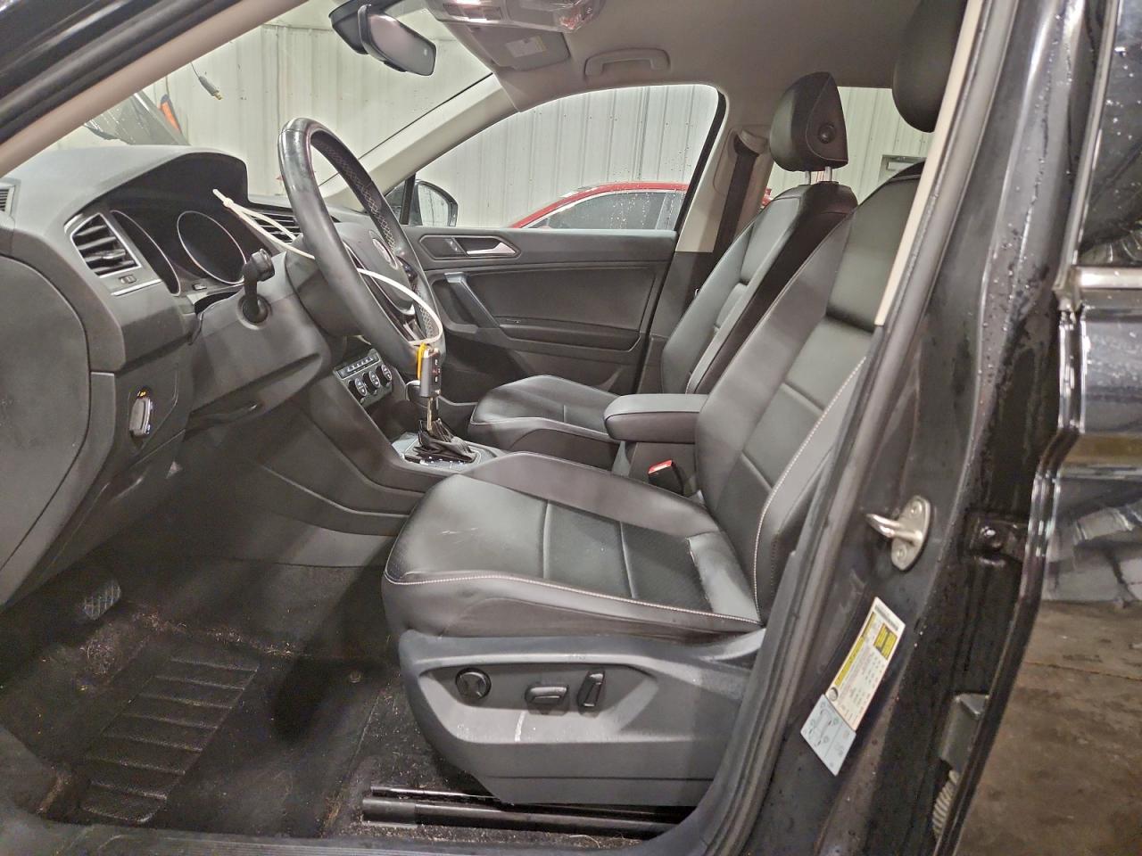 2021 VOLKSWAGEN TIGUAN SE photo 13