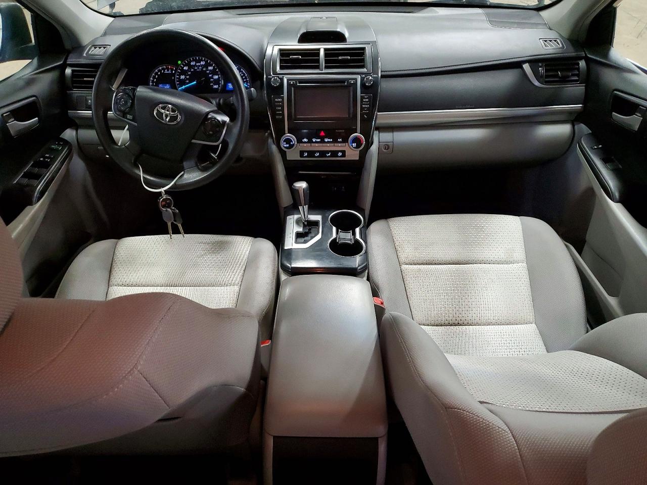 2014 TOYOTA CAMRY L photo 15