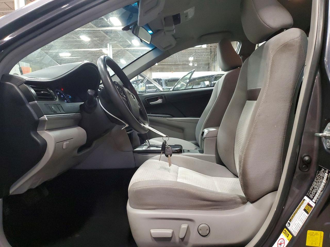 2014 TOYOTA CAMRY L photo 13