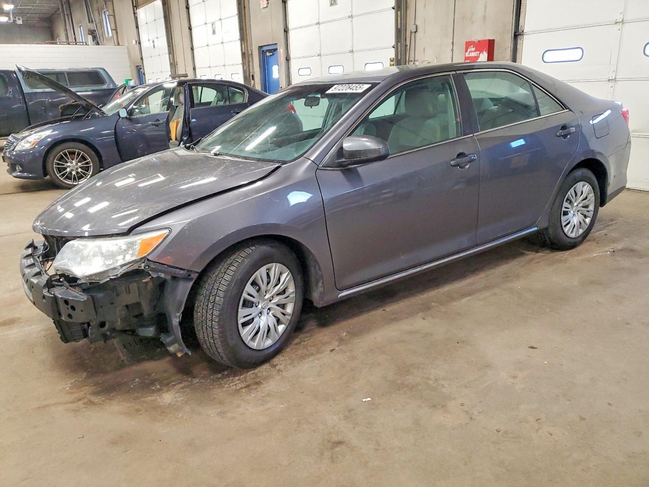 2014 TOYOTA CAMRY