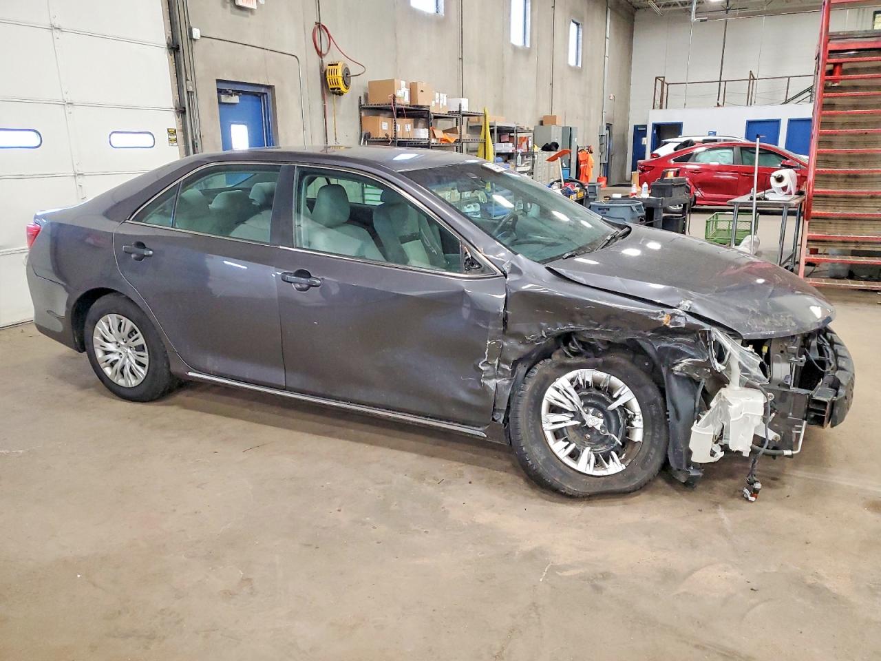2014 TOYOTA CAMRY L photo 7