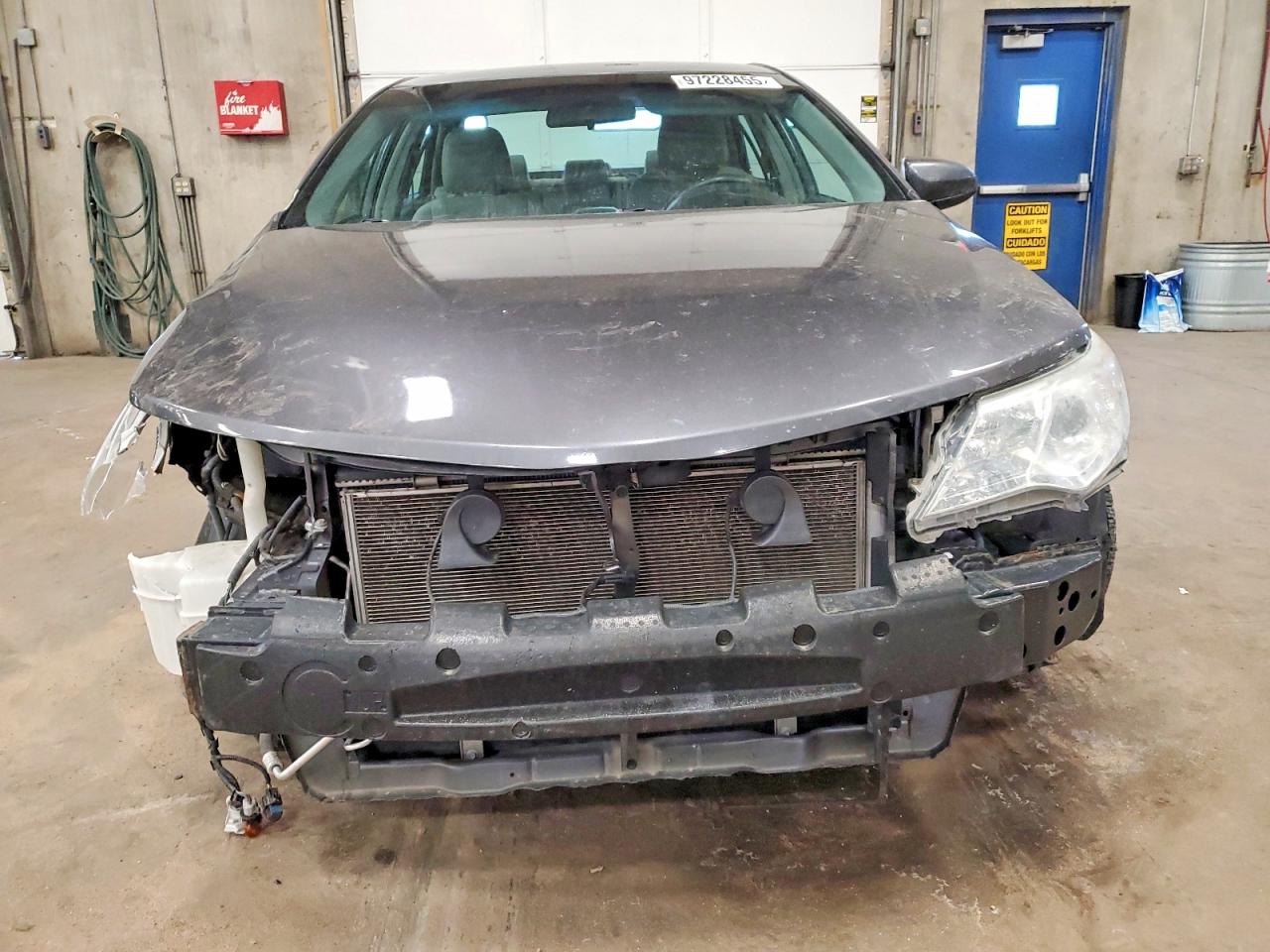 2014 TOYOTA CAMRY L photo 9