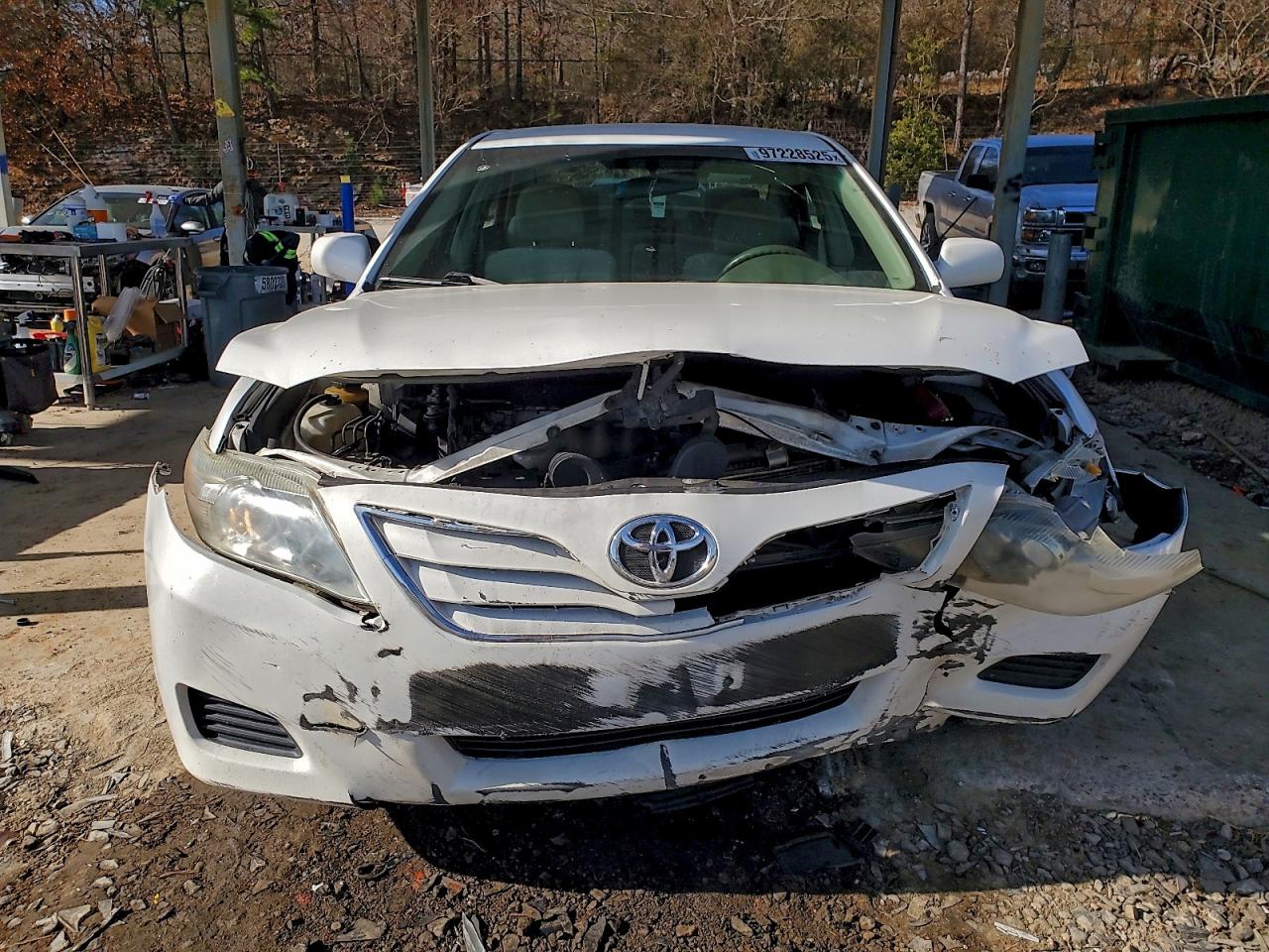 2011 TOYOTA CAMRY BASE photo 9