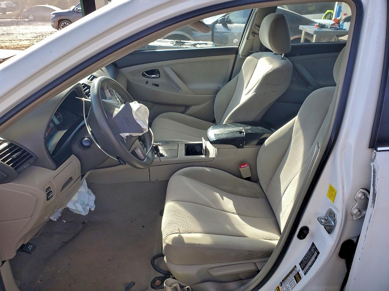 2011 TOYOTA CAMRY BASE photo 13