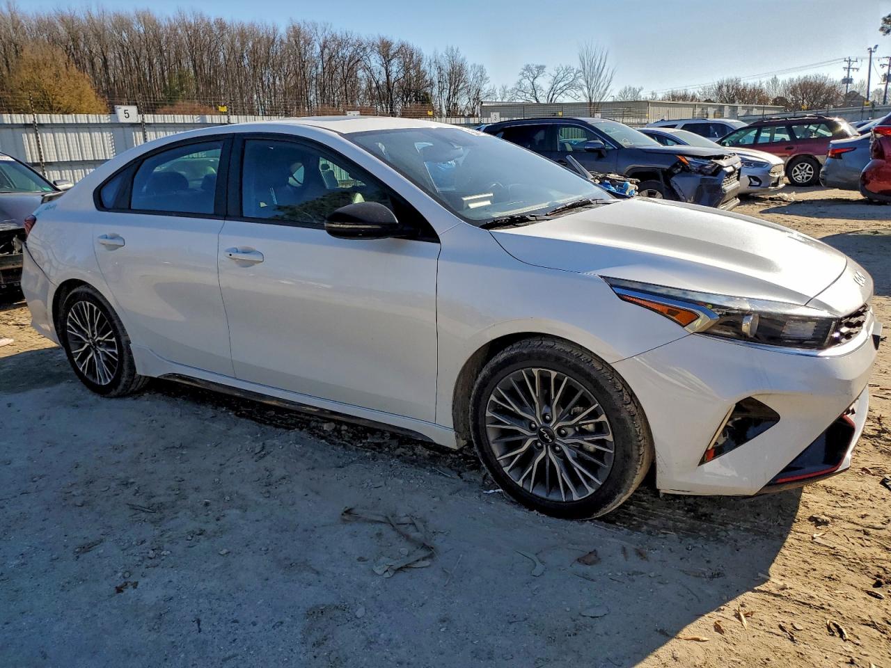 2023 KIA FORTE GT LINE photo 4