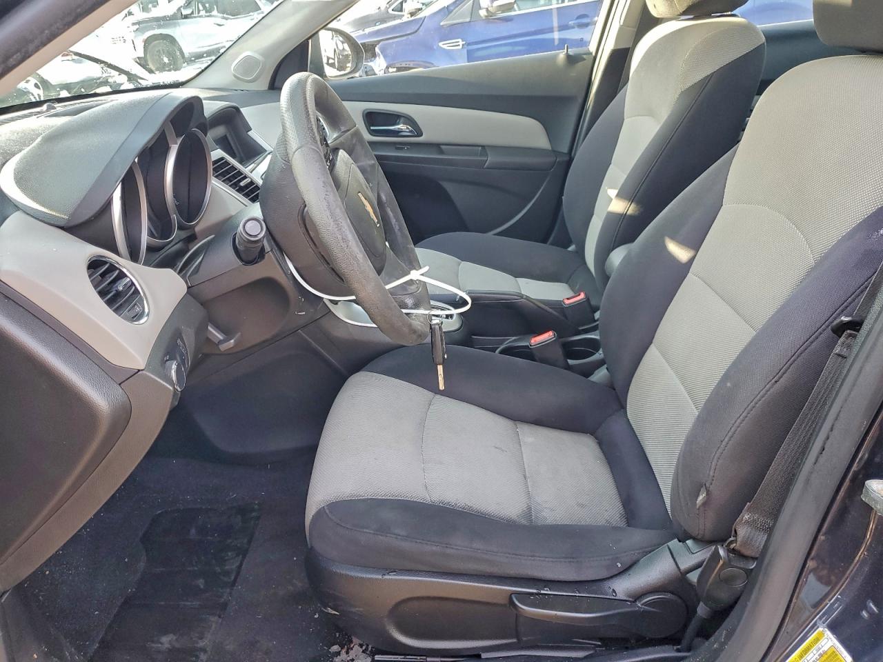 2014 CHEVROLET CRUZE LS photo 13