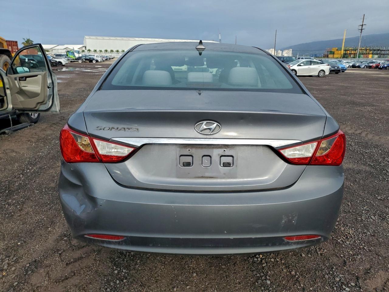 2011 HYUNDAI SONATA GLS photo 11