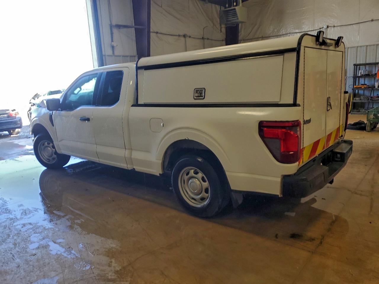 2024 FORD F150 XL photo 2