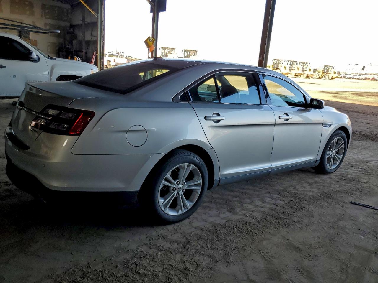 2014 FORD TAURUS SEL photo 5