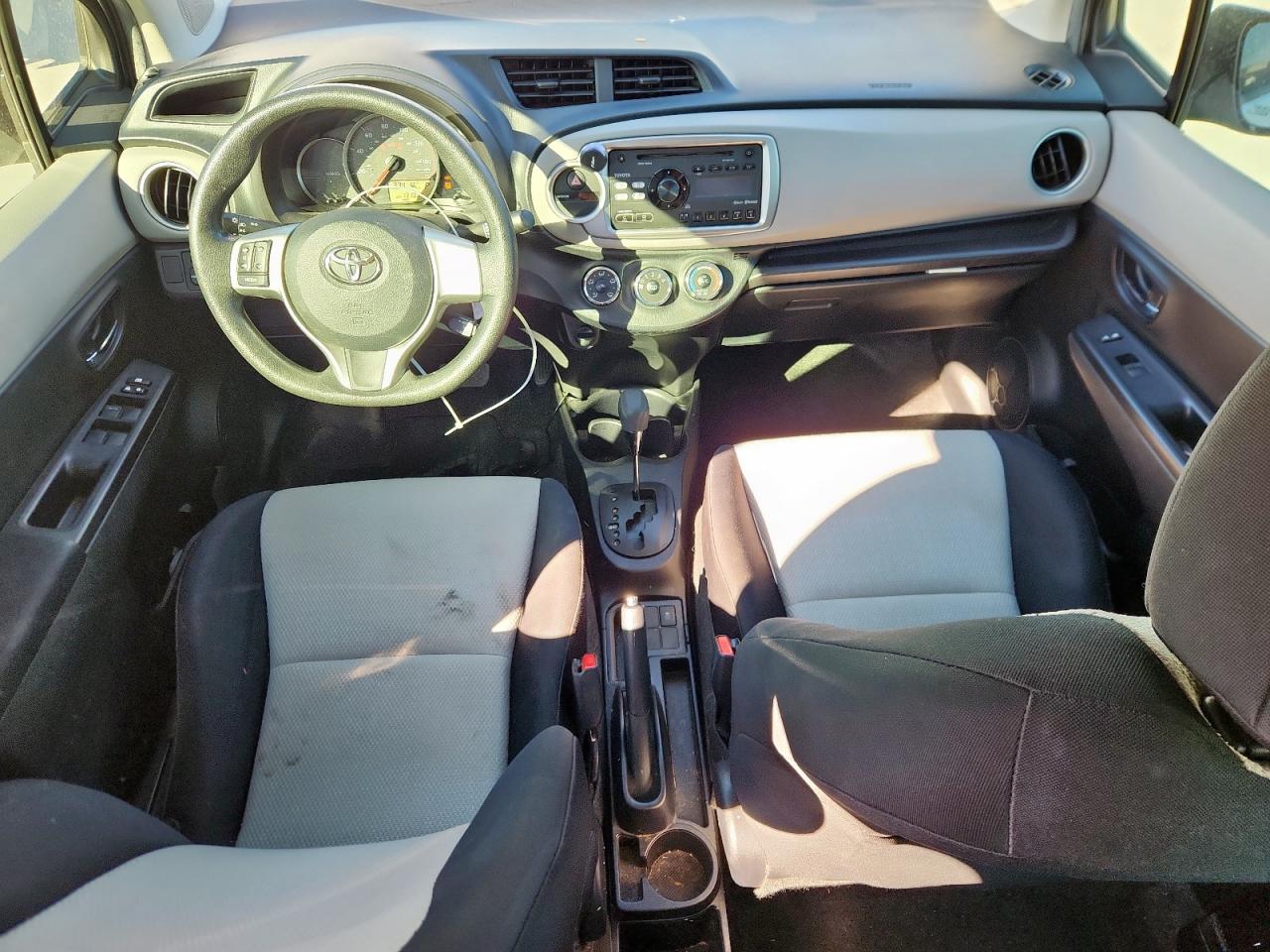 2012 TOYOTA YARIS 5-DOOR LE photo 15
