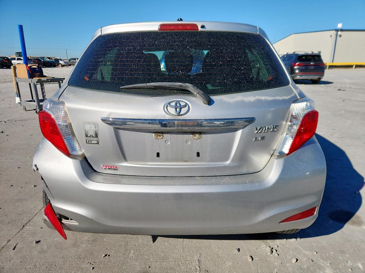 2012 TOYOTA YARIS 5-DOOR LE photo 11