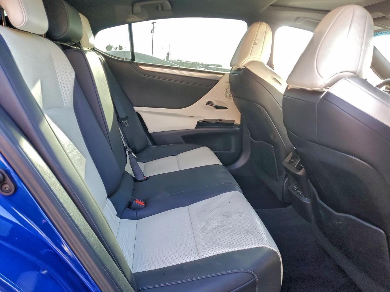 2023 LEXUS ES 350 F SPORT HANDLING photo 19